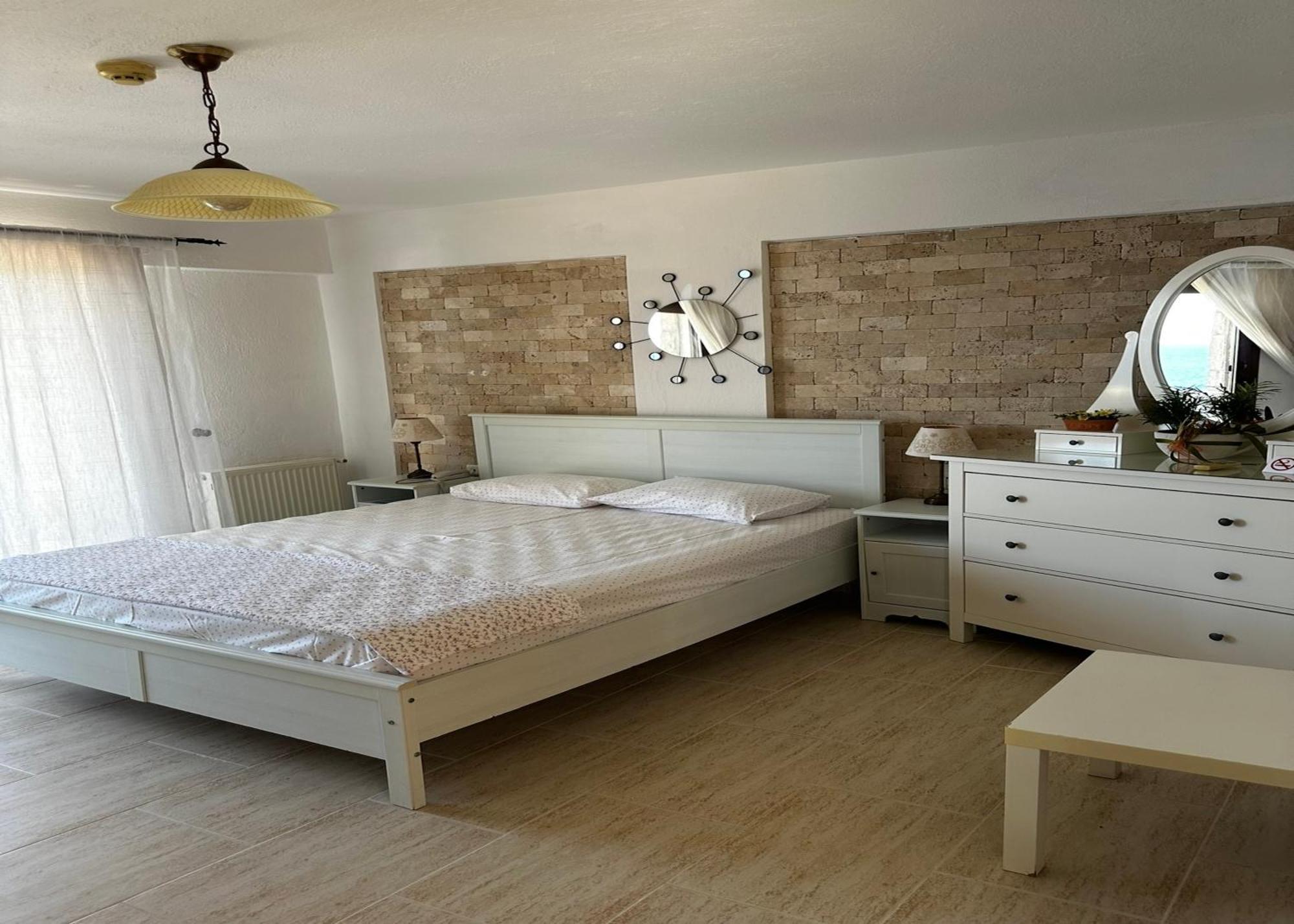 Nergis Hotel Karaburun  Extérieur photo
